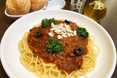 ボロニア風じっくり煮込んだミートソースパスタ