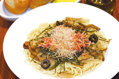 桜エビと山菜の和風スープパスタ